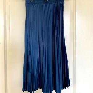 Pleated MIDI Skirt